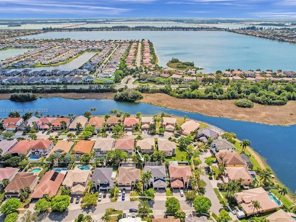 17946 SW 35th Dr, Miramar FL 33029