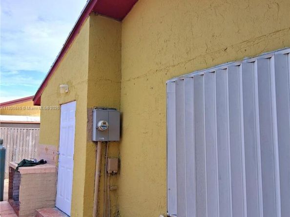 20769 NW 41st Ave Rd, Miami Gardens FL 33055
