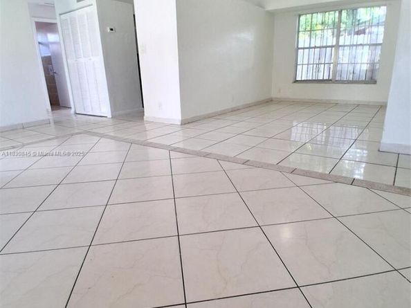 20769 NW 41st Ave Rd, Miami Gardens FL 33055