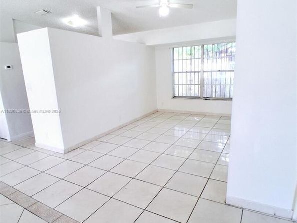 20769 NW 41st Ave Rd, Miami Gardens FL 33055