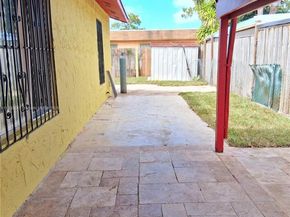 20769 NW 41st Ave Rd, Miami Gardens FL 33055