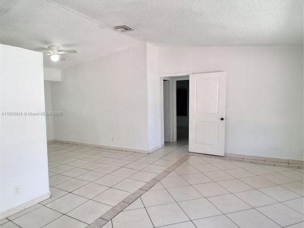 20769 NW 41st Ave Rd, Miami Gardens FL 33055