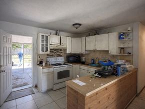 8525 NW 32nd Ct, Miami FL 33147