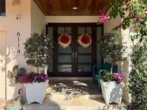 6114 Paradise Point Dr, Palmetto Bay FL 33157