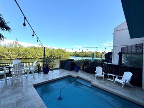 6114 Paradise Point Dr, Palmetto Bay FL 33157