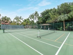 6114 Paradise Point Dr, Palmetto Bay FL 33157