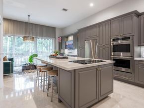 6114 Paradise Point Dr, Palmetto Bay FL 33157