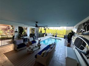 6114 Paradise Point Dr, Palmetto Bay FL 33157