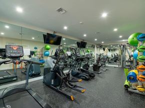 6114 Paradise Point Dr, Palmetto Bay FL 33157