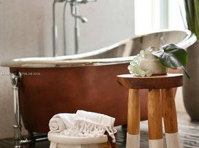 6114 Paradise Point Dr, Palmetto Bay FL 33157