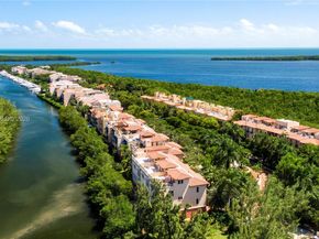 6114 Paradise Point Dr, Palmetto Bay FL 33157