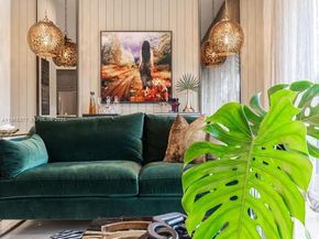 6114 Paradise Point Dr, Palmetto Bay FL 33157