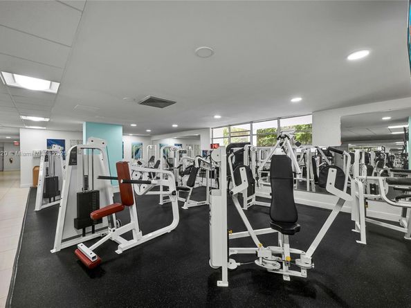 400 Leslie Dr 605, Hallandale Beach FL 33009