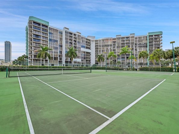 400 Leslie Dr 605, Hallandale Beach FL 33009