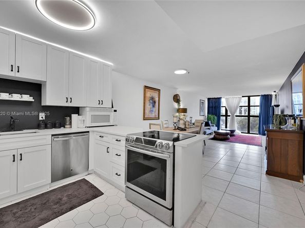 400 Leslie Dr 605, Hallandale Beach FL 33009