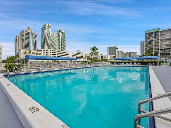 400 Leslie Dr 605, Hallandale Beach FL 33009