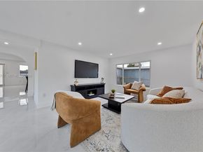 651 NW 9th St, Homestead FL 33030