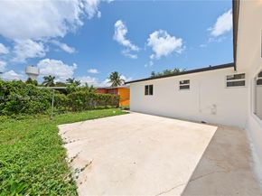 651 NW 9th St, Homestead FL 33030