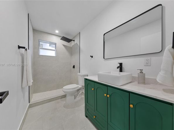 651 NW 9th St, Homestead FL 33030