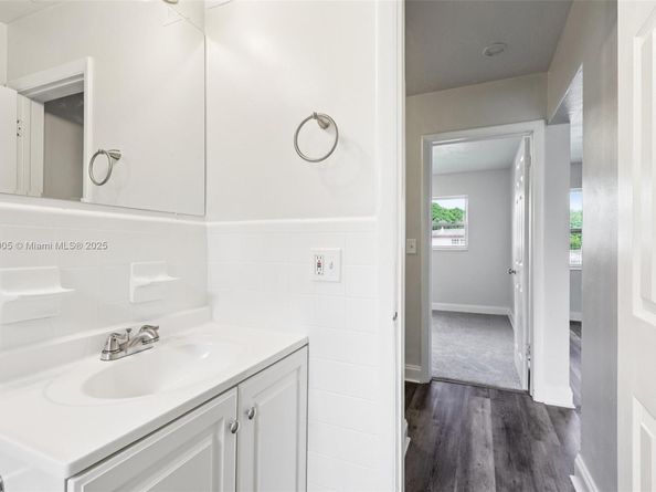 18025 NW 6th Ave, Miami Gardens FL 33169