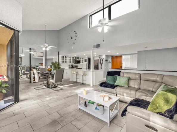 6666 SW 115th Ct 406, Miami FL 33173