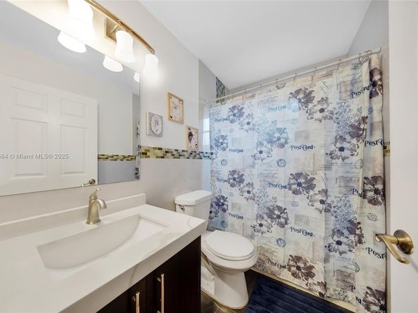 20014 NE 6th Ct Cir, Miami FL 33179