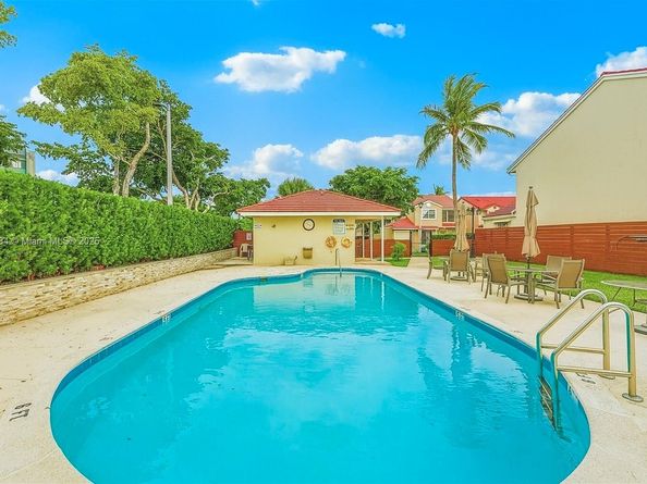 20014 NE 6th Ct Cir, Miami FL 33179