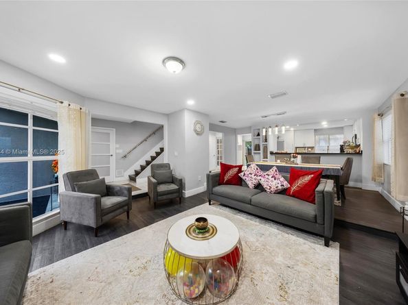 20014 NE 6th Ct Cir, Miami FL 33179
