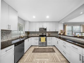 20014 NE 6th Ct Cir, Miami FL 33179
