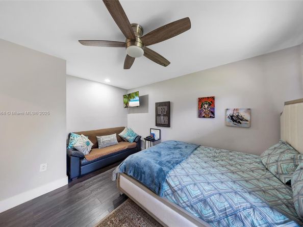 20014 NE 6th Ct Cir, Miami FL 33179