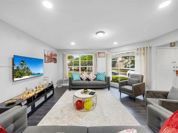20014 NE 6th Ct Cir, Miami FL 33179