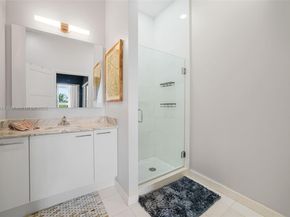 2001 Meridian Av 509, Miami Beach FL 33139