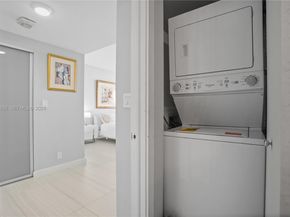 20281 E Country Club Dr 1603, Aventura FL 33180