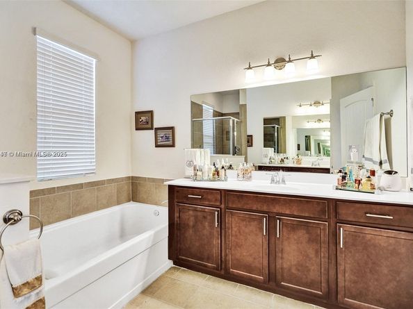 4190 NE 20th St, Homestead FL 33033