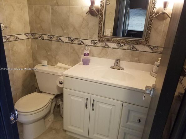2025 NE 164th St 914, North Miami Beach FL 33162