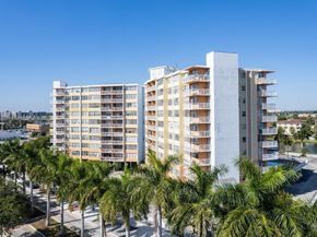 2025 NE 164th St 914, North Miami Beach FL 33162