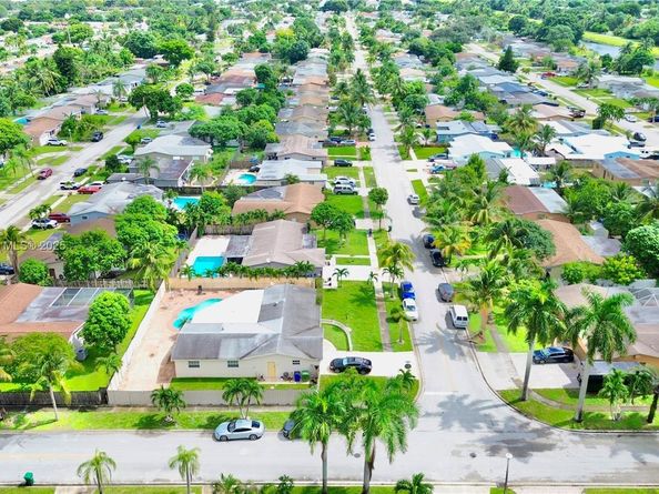 6875 NW 1st Ct, Margate FL 33063