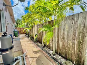 6875 NW 1st Ct, Margate FL 33063