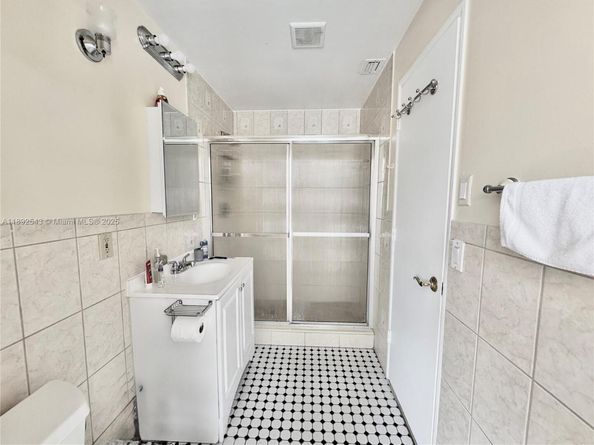 6875 NW 1st Ct, Margate FL 33063