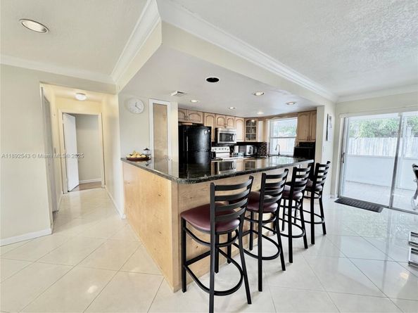 6875 NW 1st Ct, Margate FL 33063