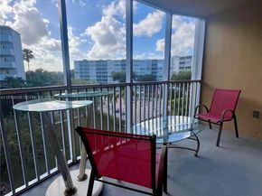 1750 NE 191st St 5223, Miami FL 33179