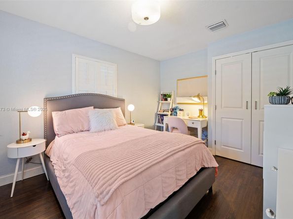 437 Bird Rd, Coral Gables FL 33146