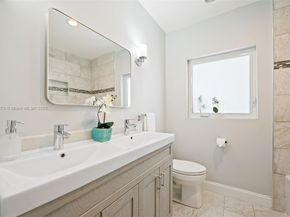 437 Bird Rd, Coral Gables FL 33146