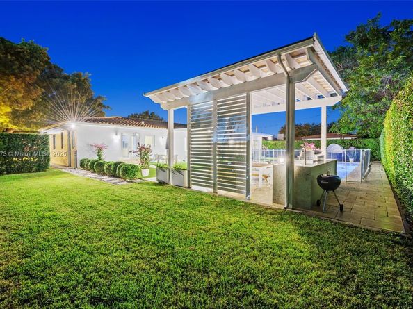 437 Bird Rd, Coral Gables FL 33146