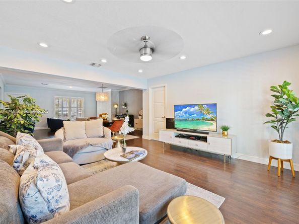 437 Bird Rd, Coral Gables FL 33146