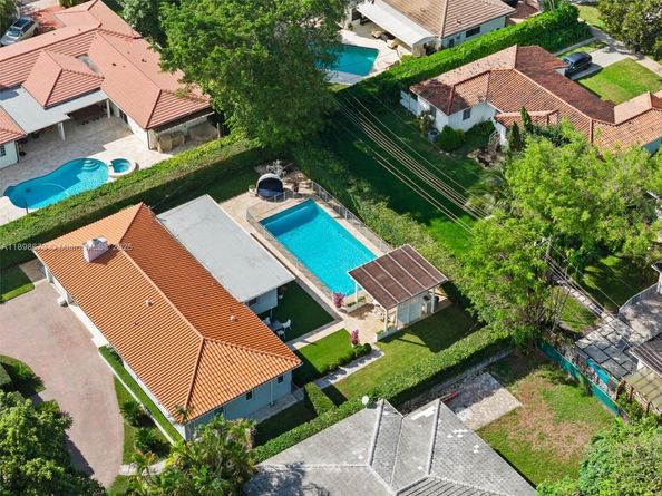 437 Bird Rd, Coral Gables FL 33146