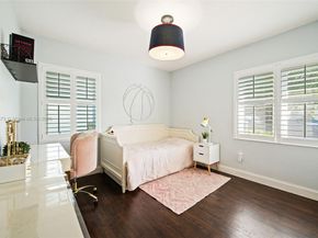 437 Bird Rd, Coral Gables FL 33146