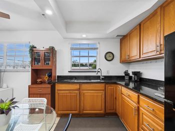 30 SW 11th Ave
