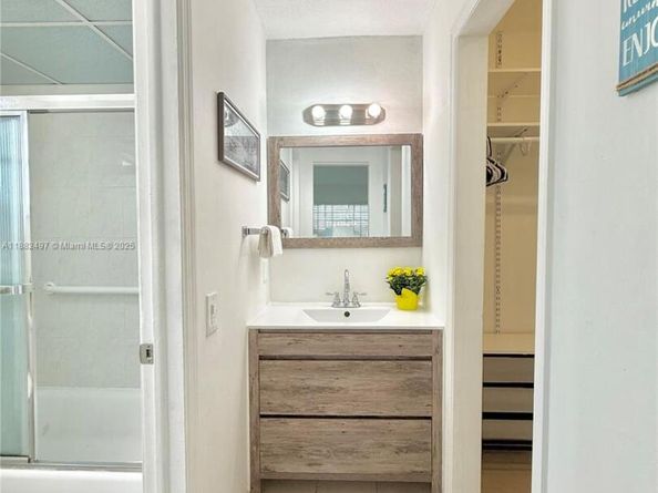 30 SW 11th Ave 4, Miami FL 33130