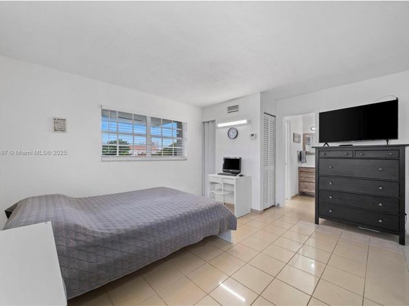 30 SW 11th Ave 4, Miami FL 33130